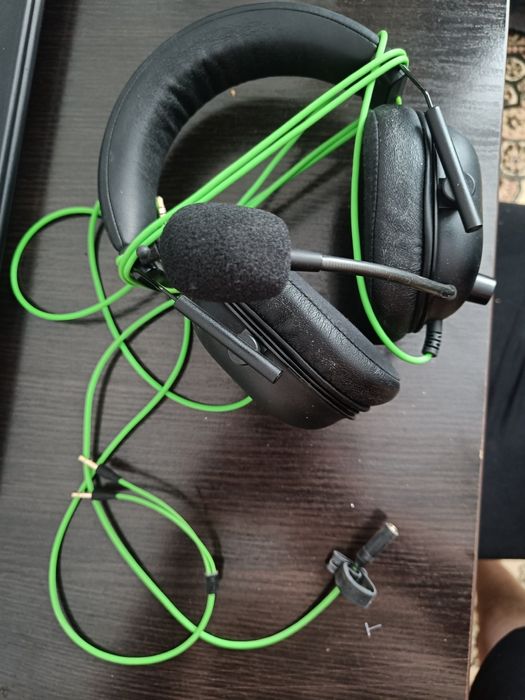 Продам наушники Razer