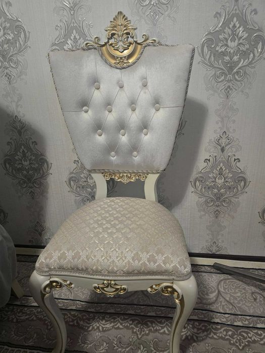 Стол стул гостиной