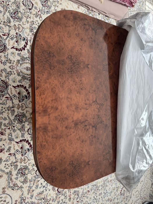 Продается качественный стол