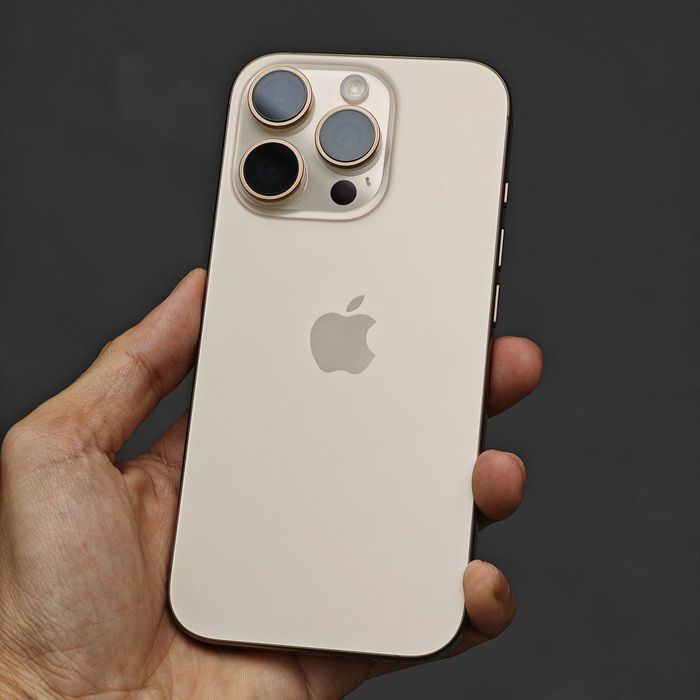Iphone 16 Pro desert
