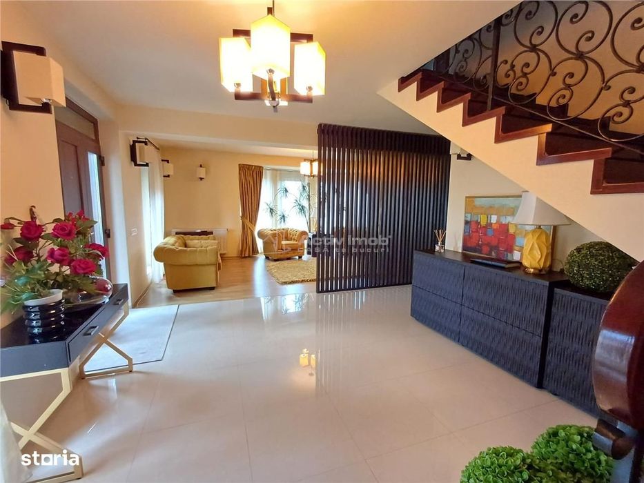 Casa  de lux  de vanzare in Sura Mare