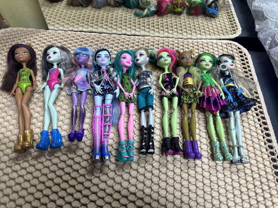 Продам кукол монстр хай!