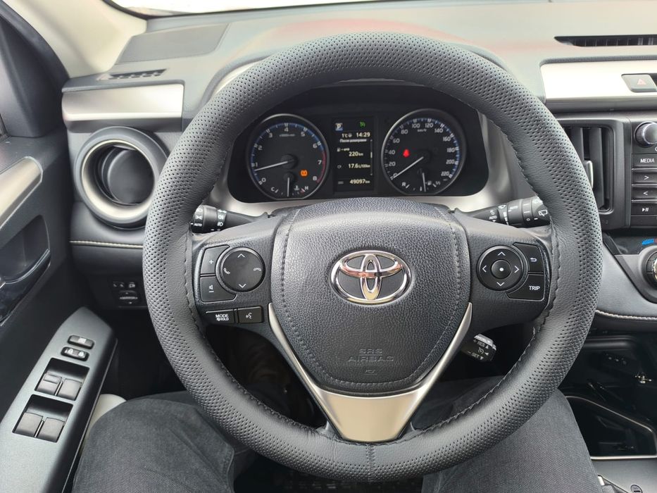 Оплетка и обшивка  руля