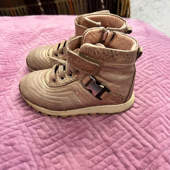 Кожаные ботинки для девочки