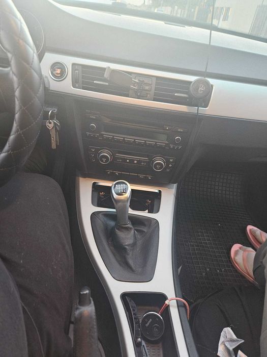 BMW Seria 3 E90 318d – 2009 | 2.0 Diesel 143 CP | 348.747 km | Distribuție schimbată