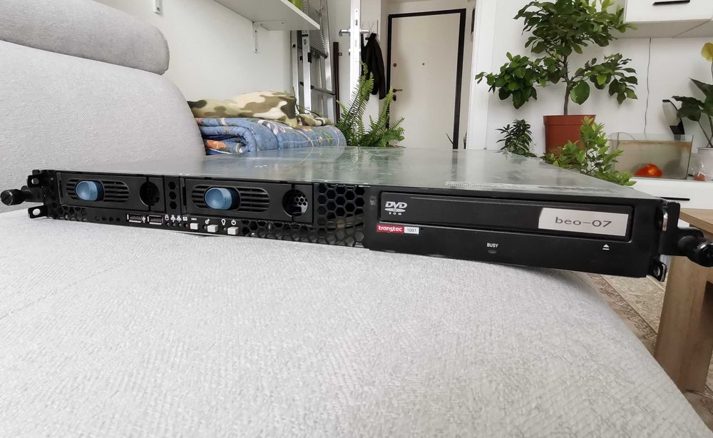 Server Asus RS161-E4 dual CPU Opteron + 8x2Gb - 16 Gb Ram