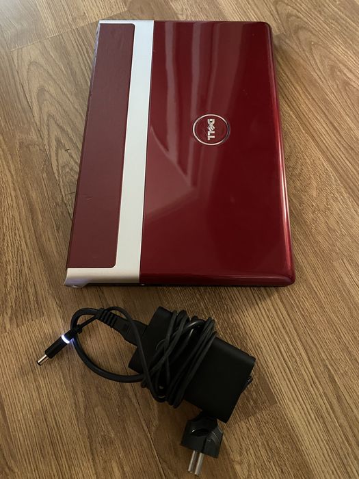 Laptop Dell cu telecomandă,Tastatură luminată,Display 15,6 inch led,6gb ram ddr3,500gb memorie.Trimit prin curier.