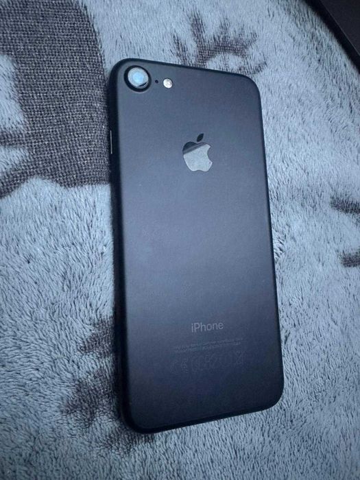 Iphone 7 Alb sau Negru  100% baterie Liber de retea