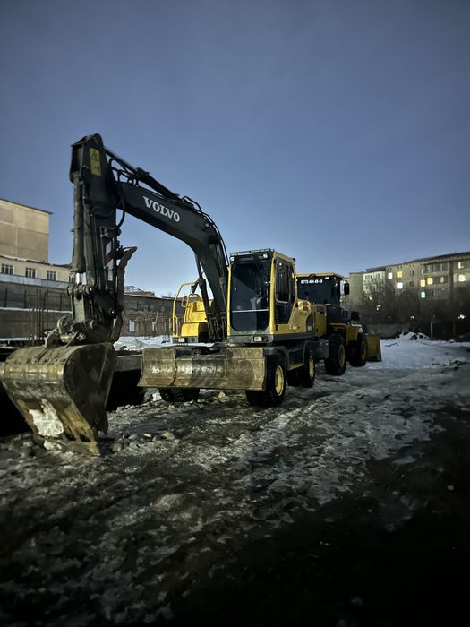 Услуга трактора экскаватора погрузчика