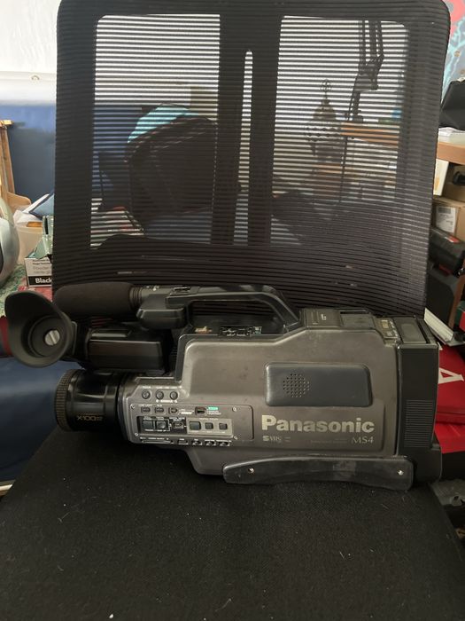 Camera video vi tage Panasonic MS4