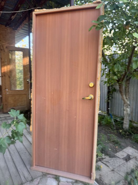Продам межкомнатные двери