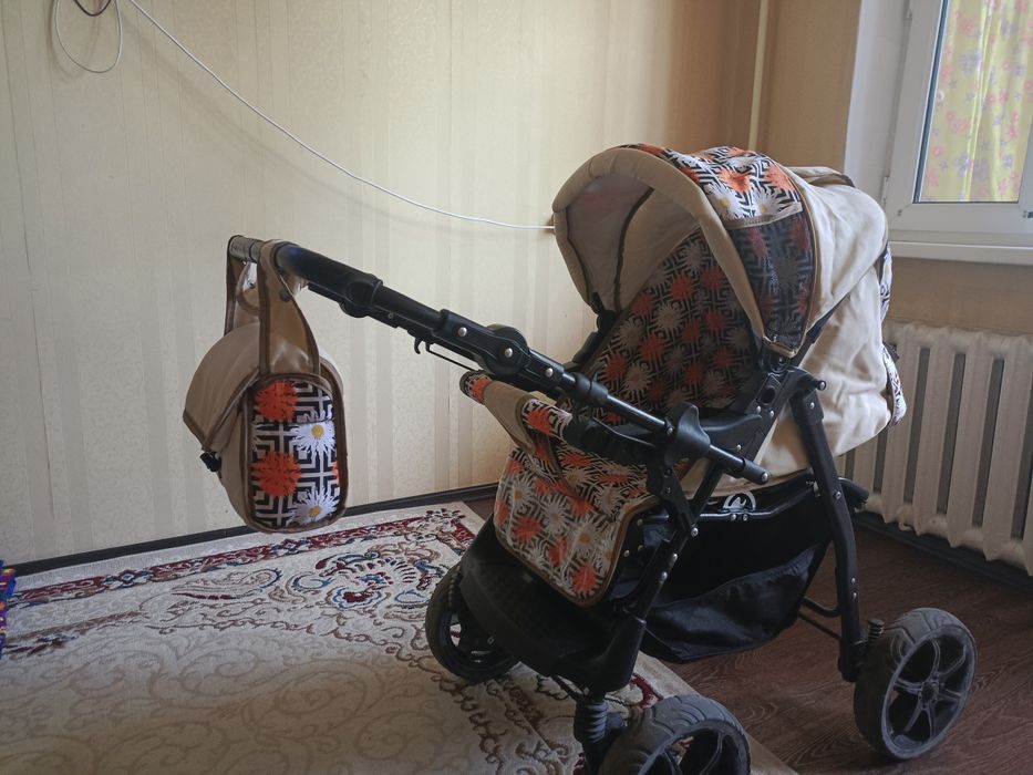 Россиская коляска 4 сезонный