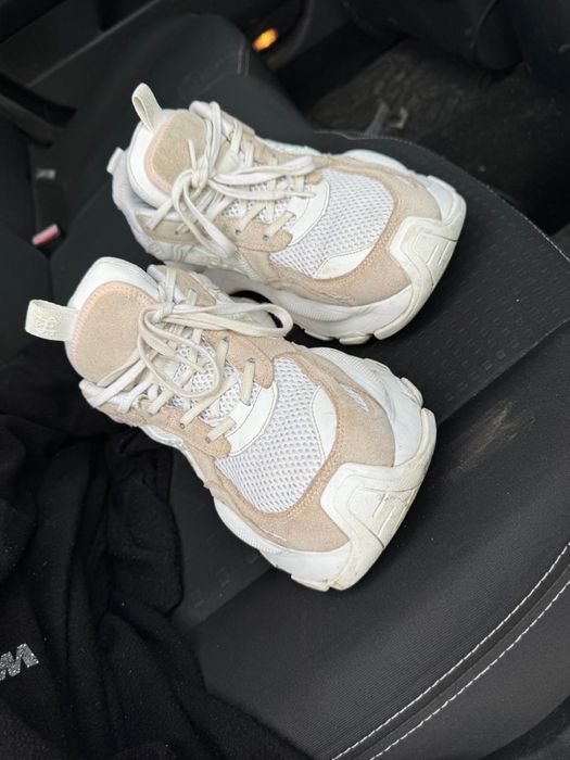 Adidasi de la vagabond originali