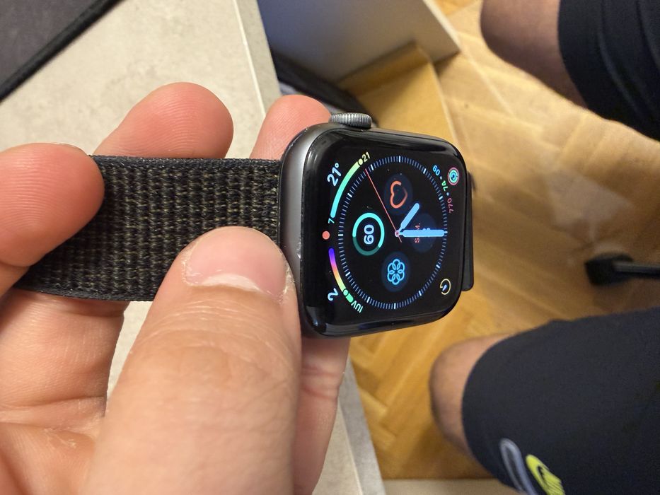 Apple Watch Series 4 Nike 44 mm – Space Gray – 7 curele + accesorii