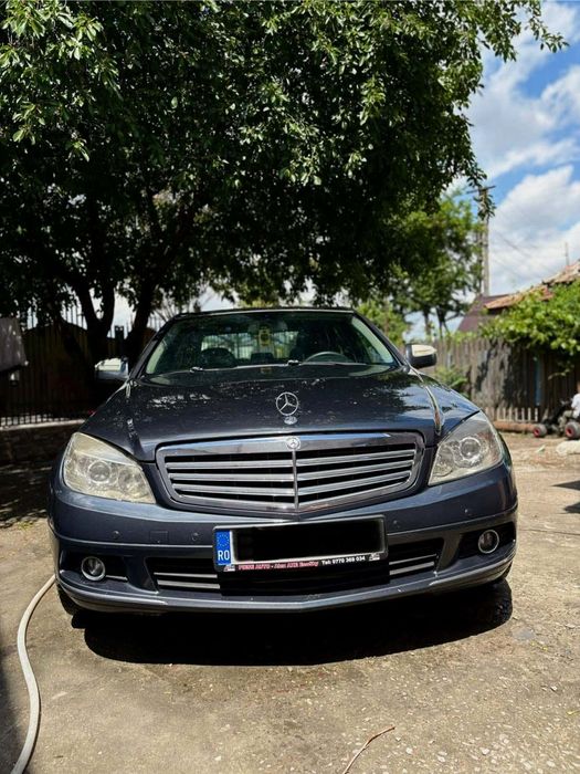Vând Mercedes C200