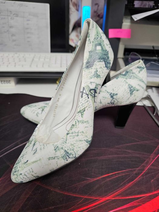 Обувь кожаная, кроссовки и кеды