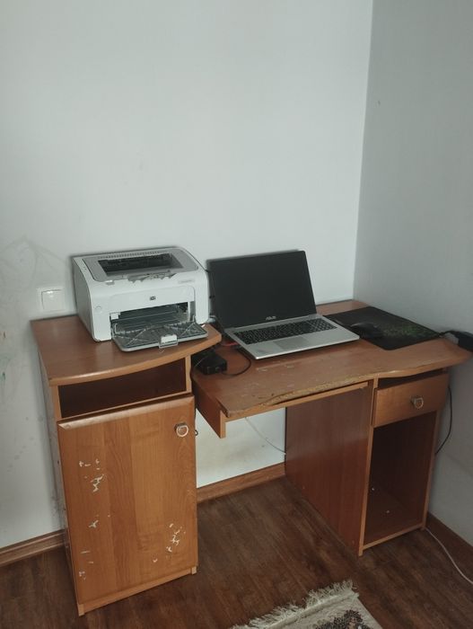 Продаю компьютерный  стол