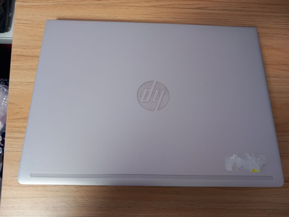 Продавам лаптоп HP Probook 430 G7 с Тъчскрийн (ПЕРФЕКТЕН)