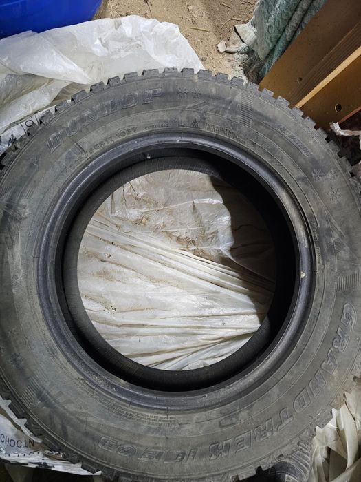 Продам комплект зимних шин