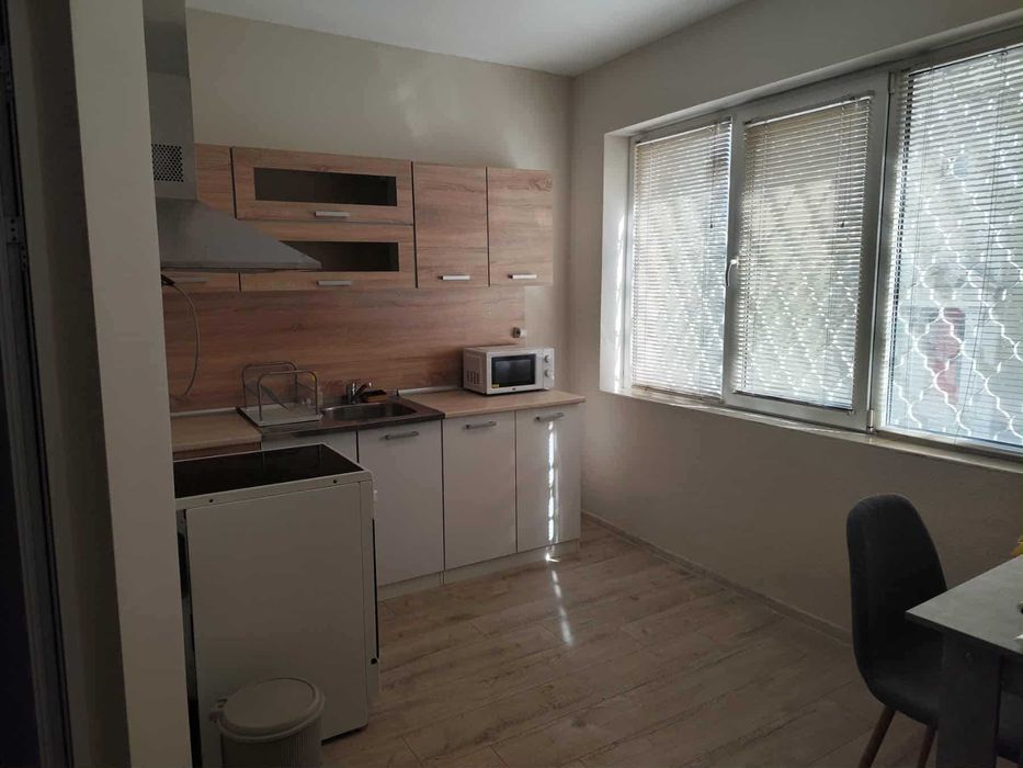 Дава се под наем Двустаен апартамент в Варна, Червен площад - 65 кв.м за 510 € - Снимка #12