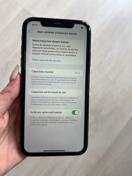 Vand iphone 11, negru