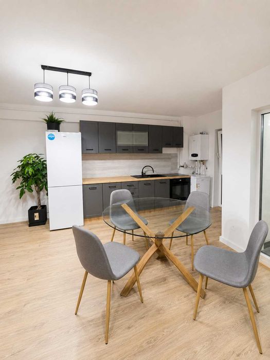 Inchiriez apartament 3 camere Dambu Rotund