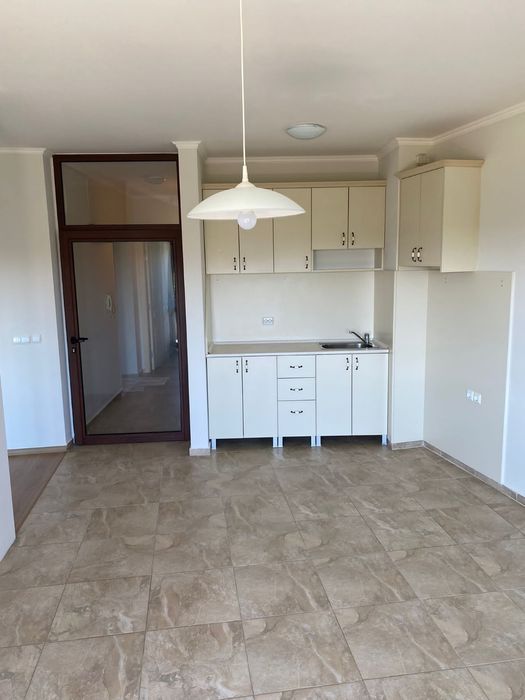 Дава се под наем Четиристаен апартамент в Добрич, Свети Георги - 105 кв.м за 765 € - Снимка #3