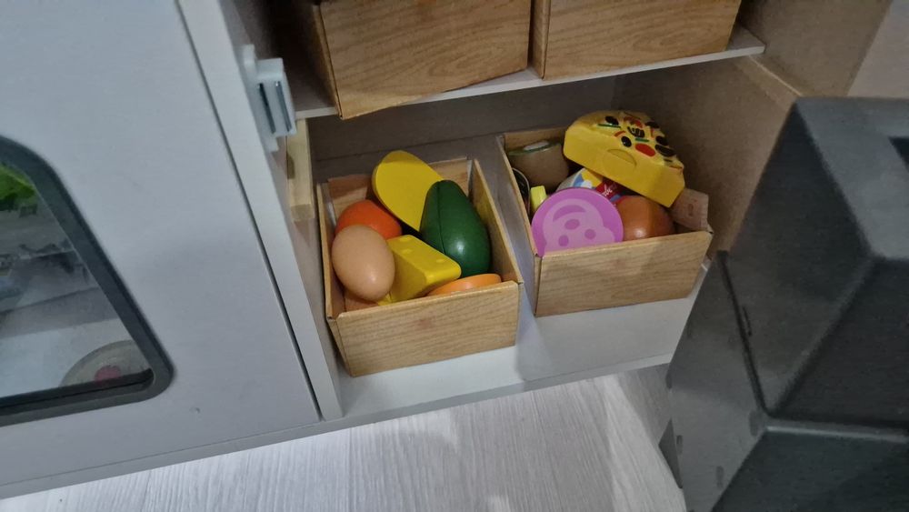 Bucatarie de jucărie de lemn cu sunete si lumini Playtive