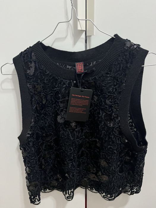 Топ от Stefanel, нов с етикет