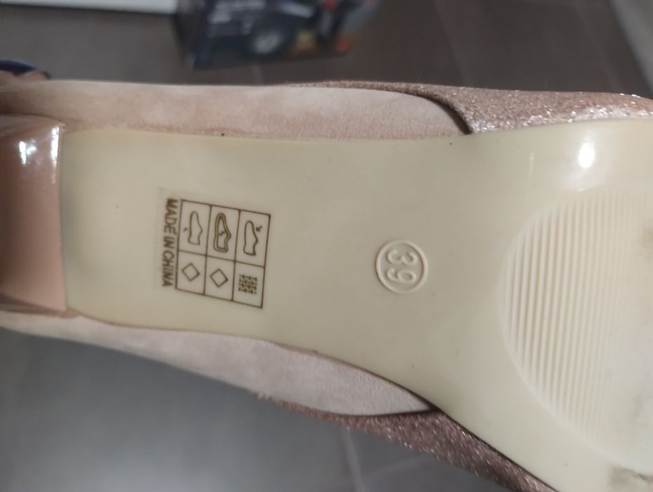 Нови обувки 39 номер