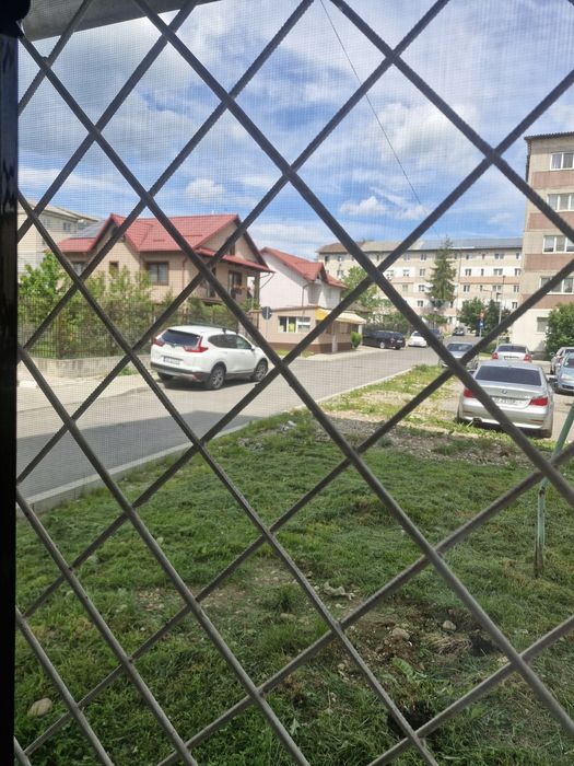 Apartament 2camere parter de închiriat.