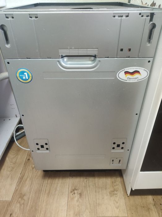 Срочно продам посудомоечную машину!