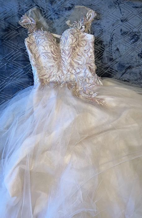 Дизайнерска Абитурентска Рокля: XS/S/M; обличана само веднъж;