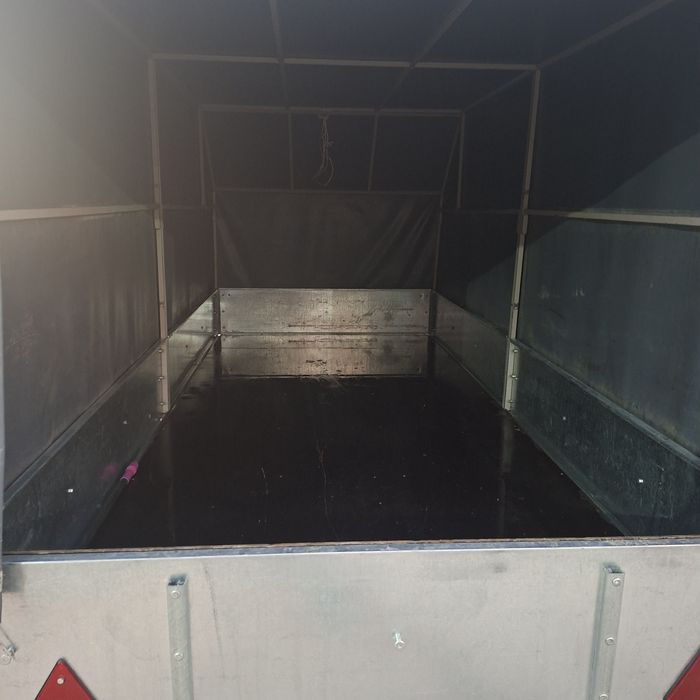 Легковой прицеп.