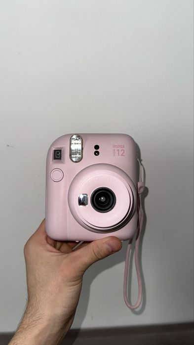 Instax mini 12 продам