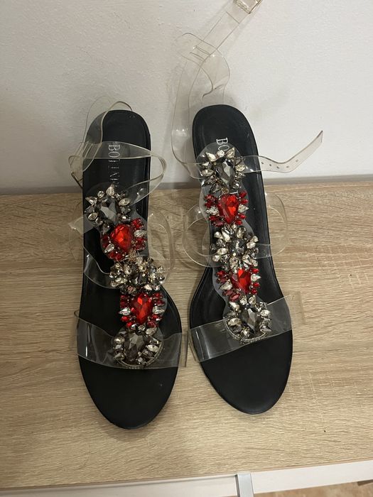 Sandale cu toc subtire