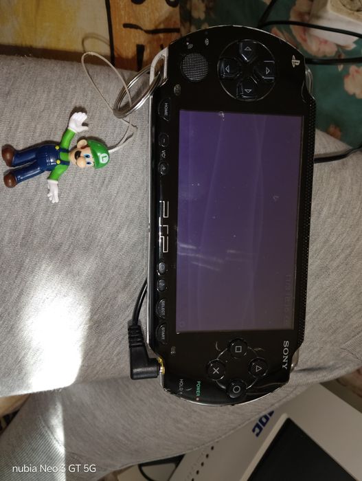 PSP 1003 de piese+card microSD  64 GB cu 1000 jocuri