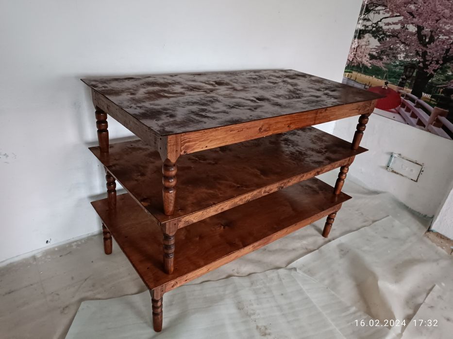 Стол. Джоза. Напольный стол.