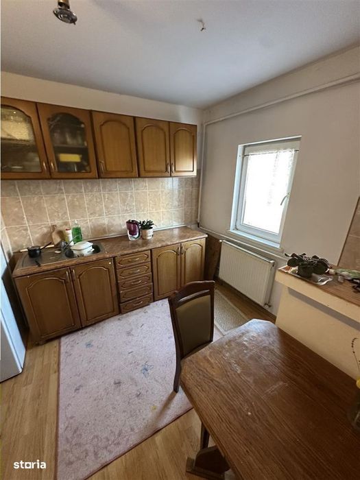 3 camere decomandat cu 2 bai centrala bloc mansardat cu loc de parcare