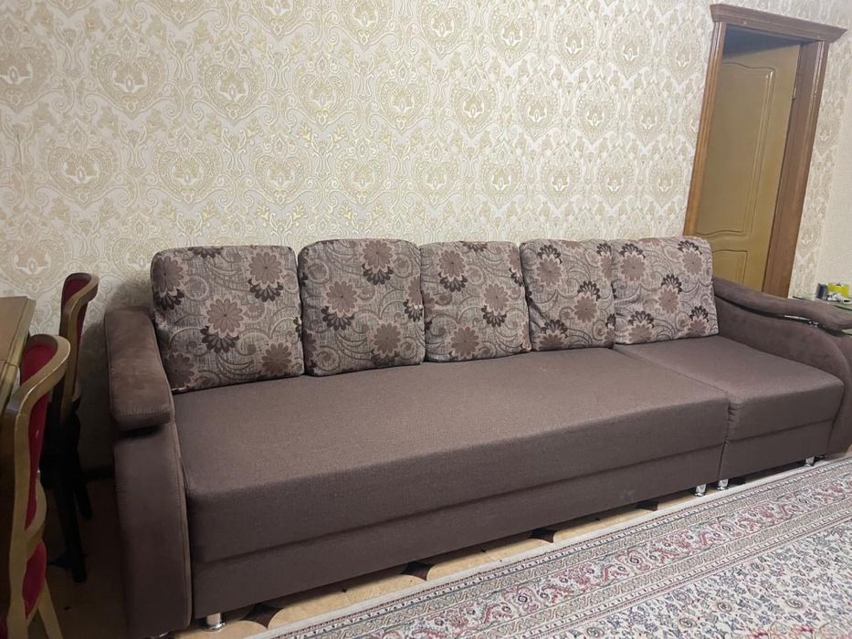 Продам диваны, платяной шкаф, холодильник