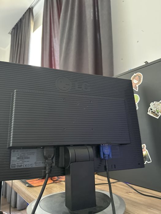 Монитор lg  2500