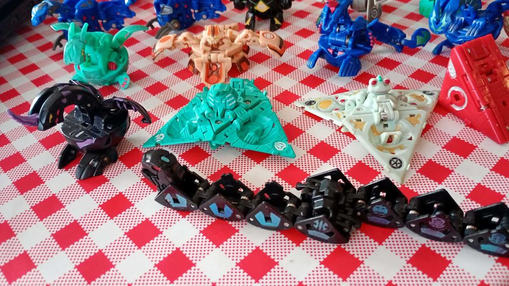 Bakugan играчки на ниски цени