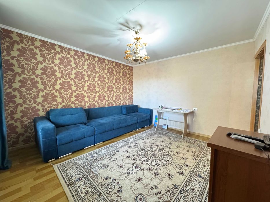 Продам 2-х ком. квартиру Королева 92