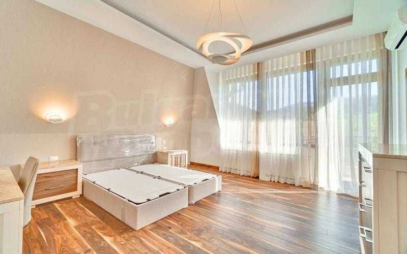 Дава се под наем Двустаен апартамент в София, Бъкстон - 79 кв.м за 438.6 € - Снимка #2