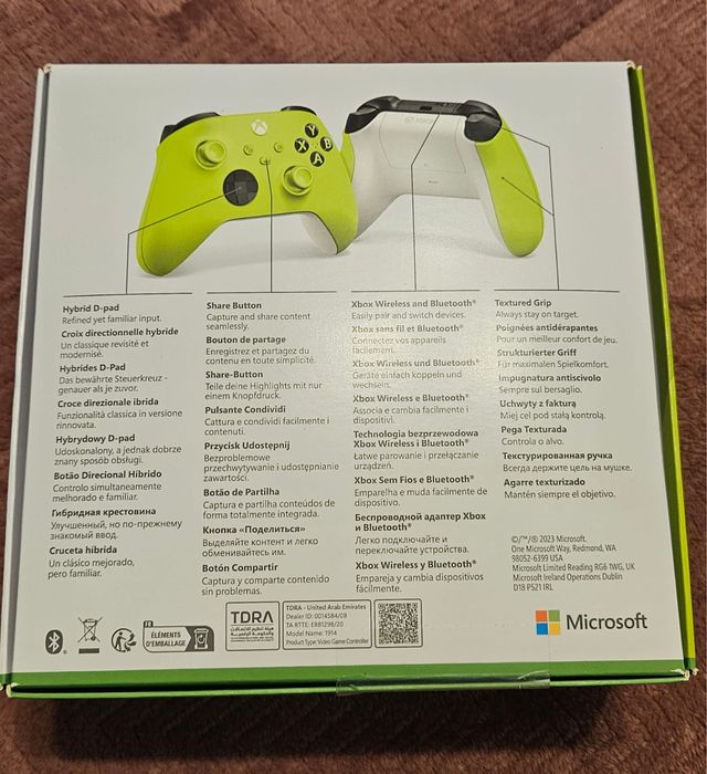 Vand controller xbox nou in cutie