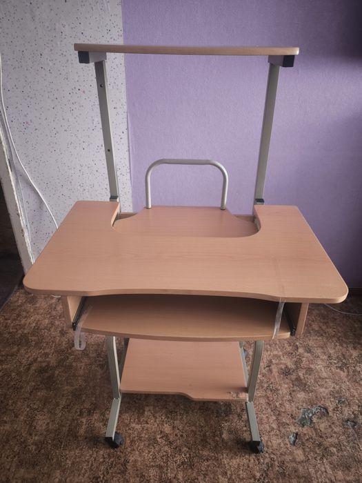 Стол компьютерный