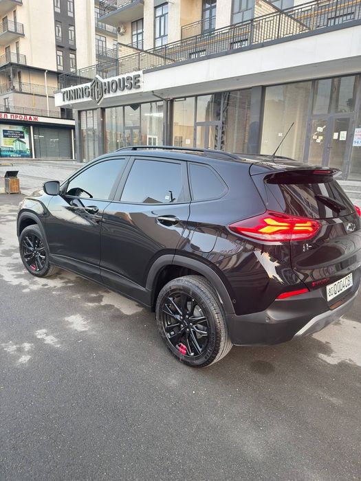 Tracker 2 sotiladi srochno