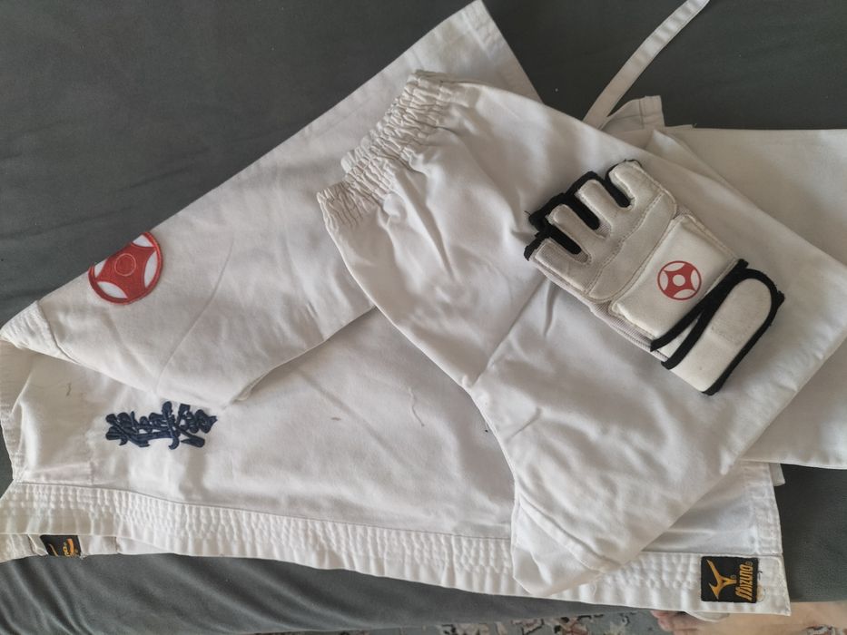 Продам кимоно с защитами