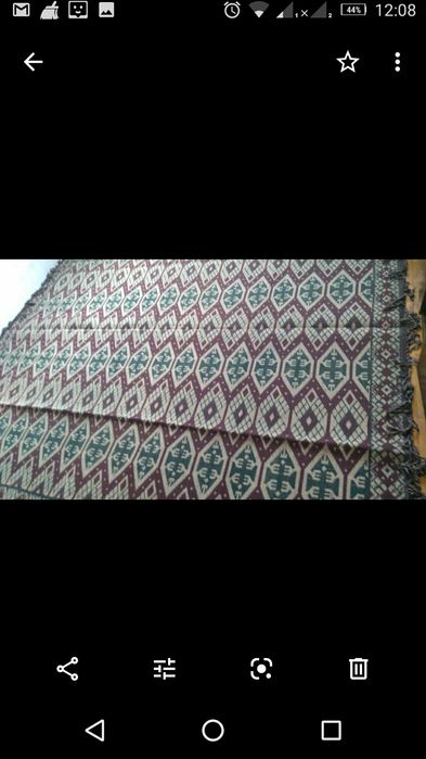 Тъкан шарен килим нов