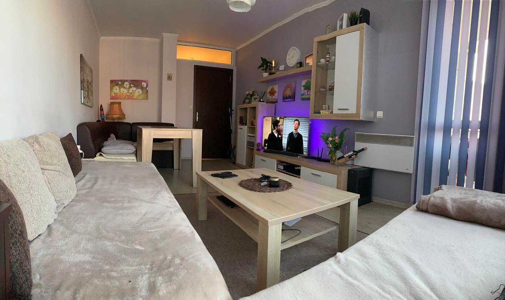 Дава се под наем Двустаен апартамент в Бургас, Възраждане - 55 кв.м за 153 € - Снимка #2